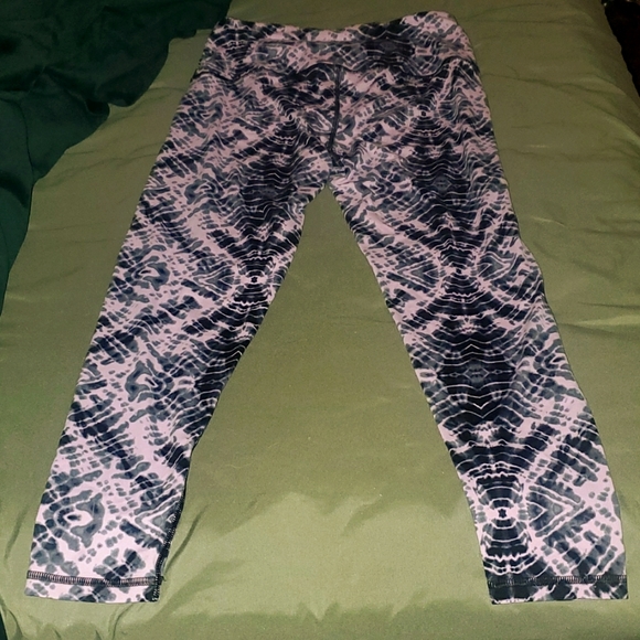 Victoria Secret Sport Leggings - Picture 3 of 3
